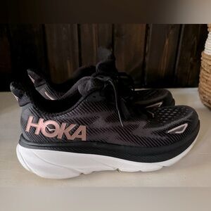 Hoka Clifton 9